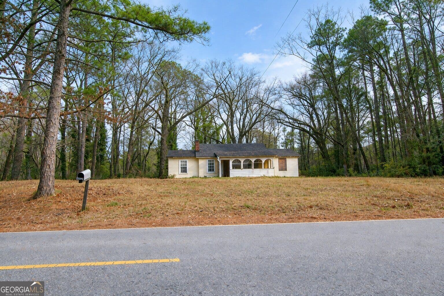 3 bedroom, 2 bathroom, 1,364 sq ft single family residence for sale at 731 Bolton Road, Atlanta, GA 30331