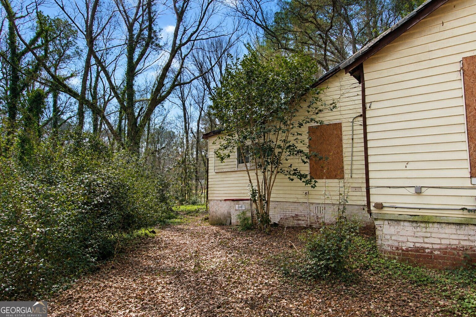 3 bedroom, 2 bathroom, 1,364 sq ft single family residence for sale at 731 Bolton Road, Atlanta, GA 30331 — photo 9