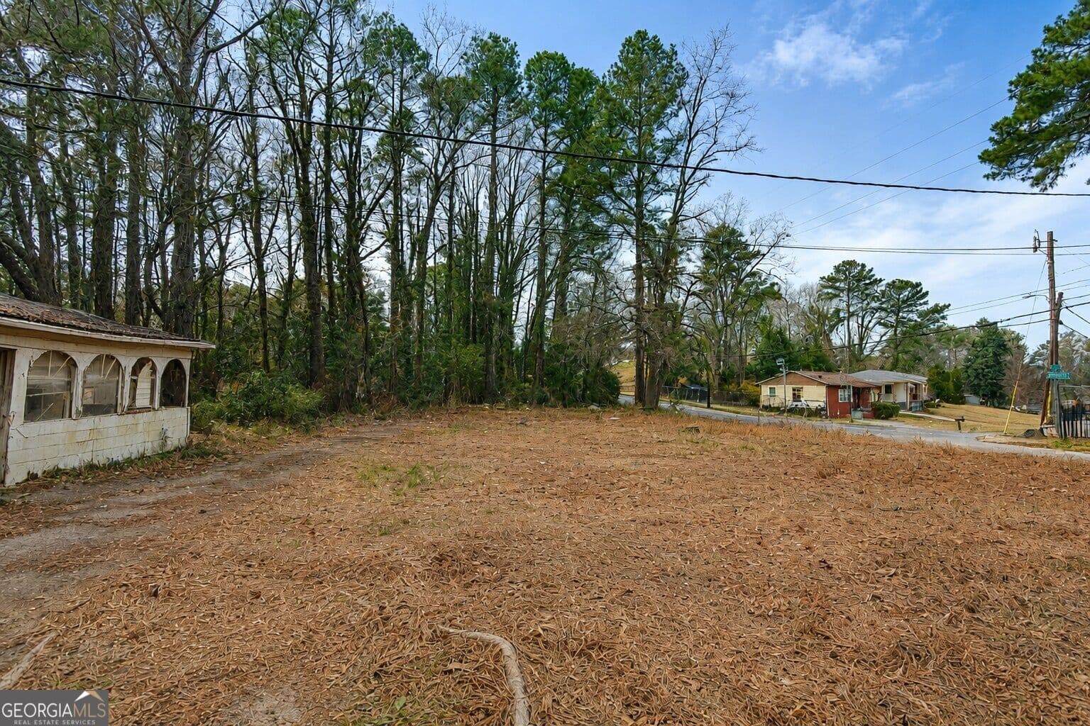 3 bedroom, 2 bathroom, 1,364 sq ft single family residence for sale at 731 Bolton Road, Atlanta, GA 30331 — photo 8