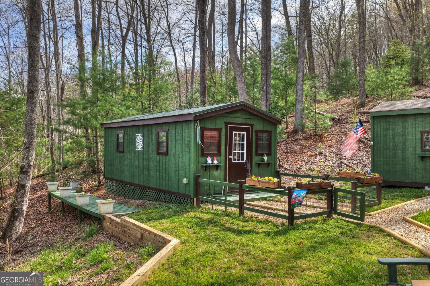 1 bedroom, 1 bathroom, 408 sq ft cabin,manufactured home,single family residence for sale at 57 Meadow Hill, Morganton, GA 30560 — photo 4