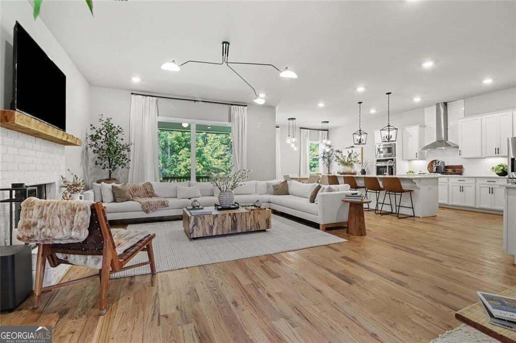 4 bedroom, 3 bathroom, 3,037 sq ft single family residence for sale at 2058 Sydney Cove Court, Buford, GA 30518 — photo 6