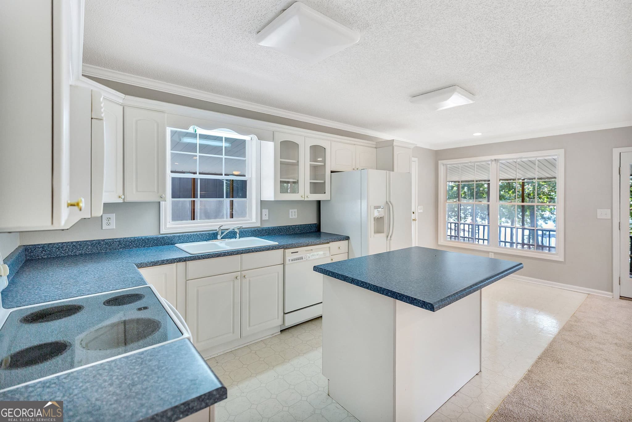 4 bedroom, 2 bathroom, 1,560 sq ft single family residence under contract at 104 Lakehill Road, Fair Play, SC 29643 — photo 4