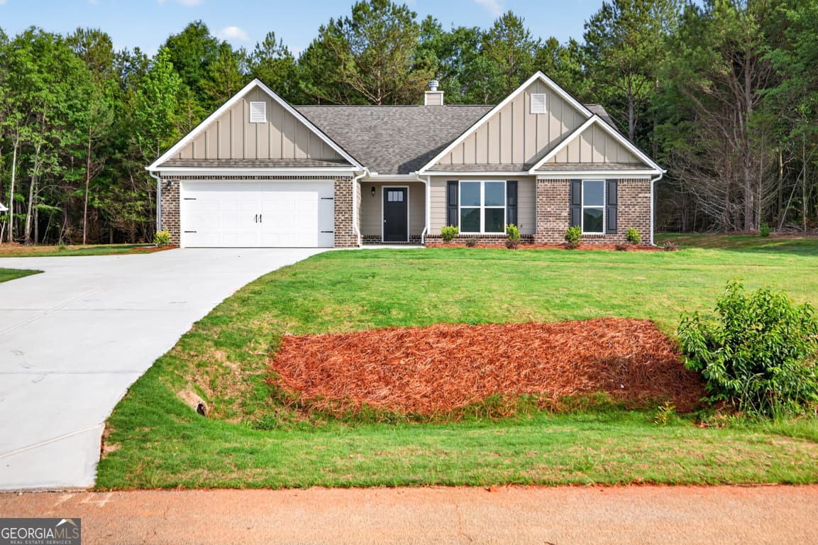4 bedroom, 2.5 bathroom, 2,250 sq ft single family residence under contract at 138 Airport Road 14, Canon, GA 30520 — photo 2