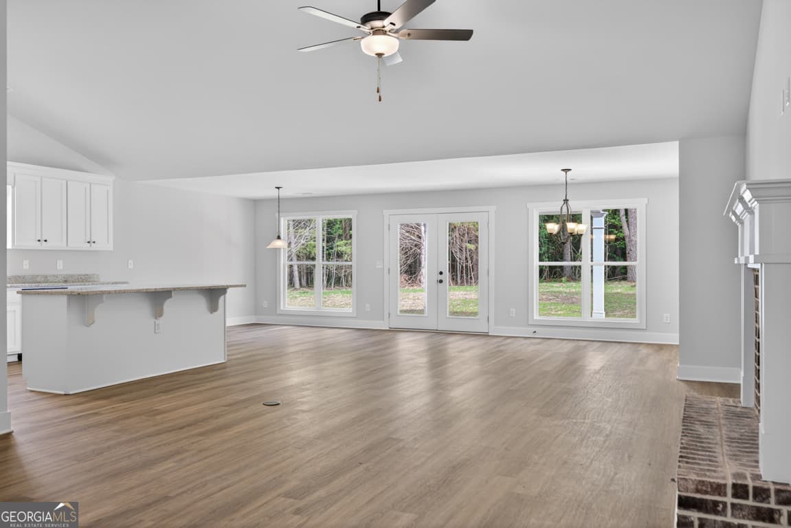 4 bedroom, 2.5 bathroom, 2,250 sq ft single family residence under contract at 138 Airport Road 14, Canon, GA 30520 — photo 6