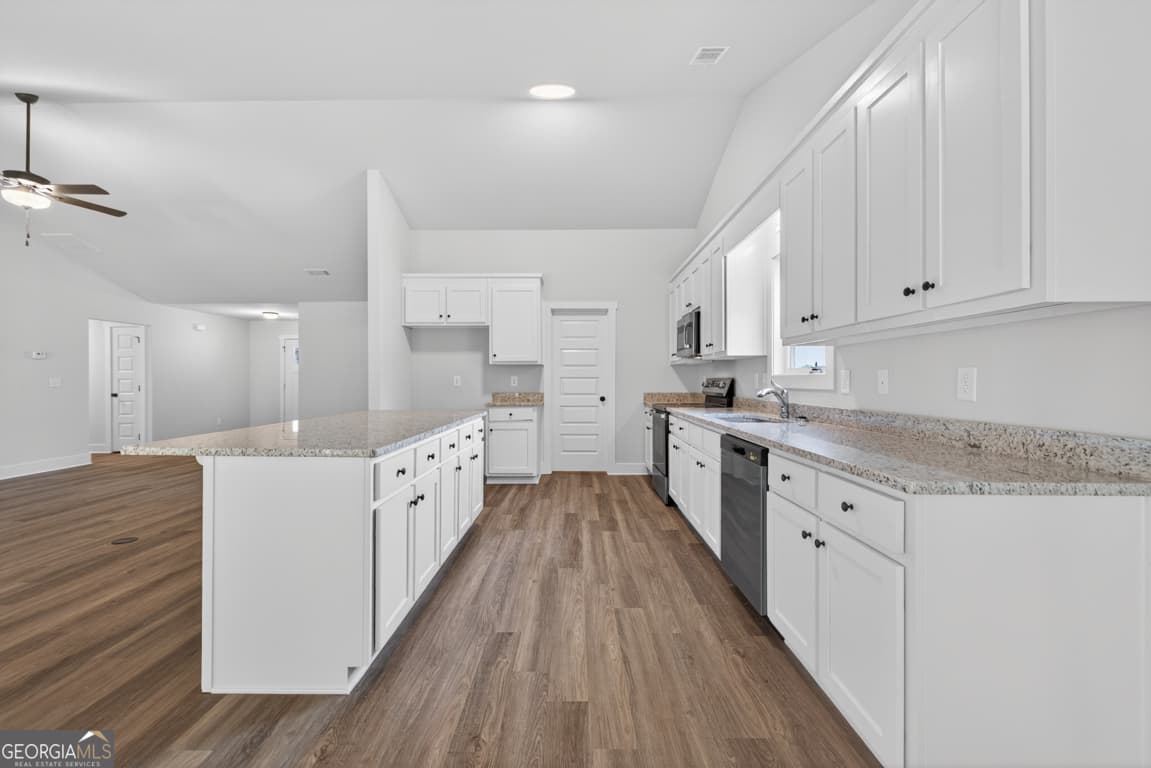 4 bedroom, 2.5 bathroom, 2,250 sq ft single family residence under contract at 138 Airport Road 14, Canon, GA 30520 — photo 10