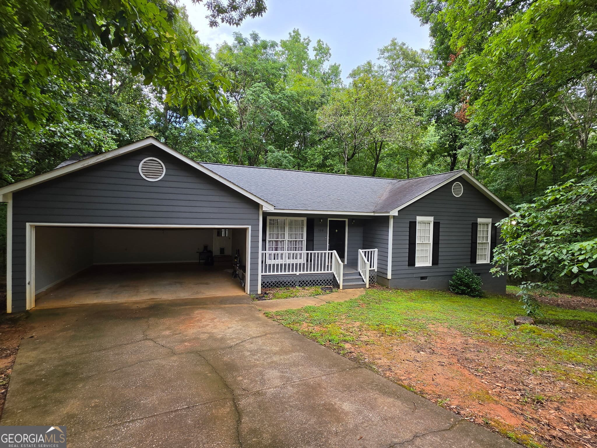 3 bedroom, 2 bathroom, 1,528 sq ft single family residence under contract at 109 Huntcliff Court, Lagrange, GA 30240 — photo 2