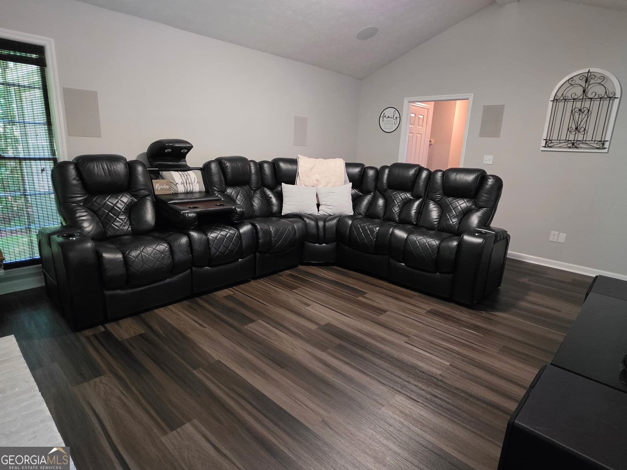 3 bedroom, 2 bathroom, 1,528 sq ft single family residence under contract at 109 Huntcliff Court, Lagrange, GA 30240 — photo 7