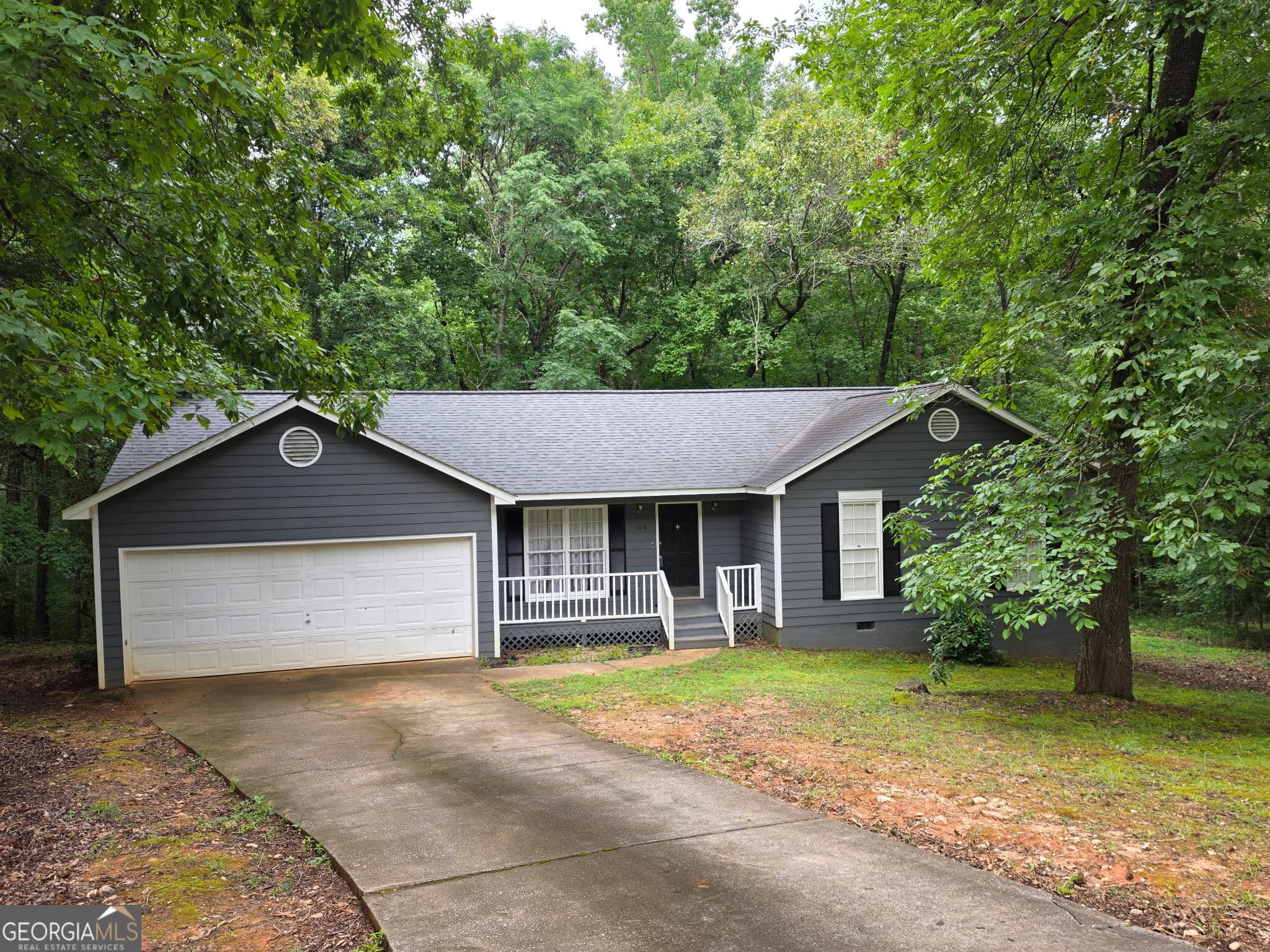 3 bedroom, 2 bathroom, 1,528 sq ft single family residence under contract at 109 Huntcliff Court, Lagrange, GA 30240