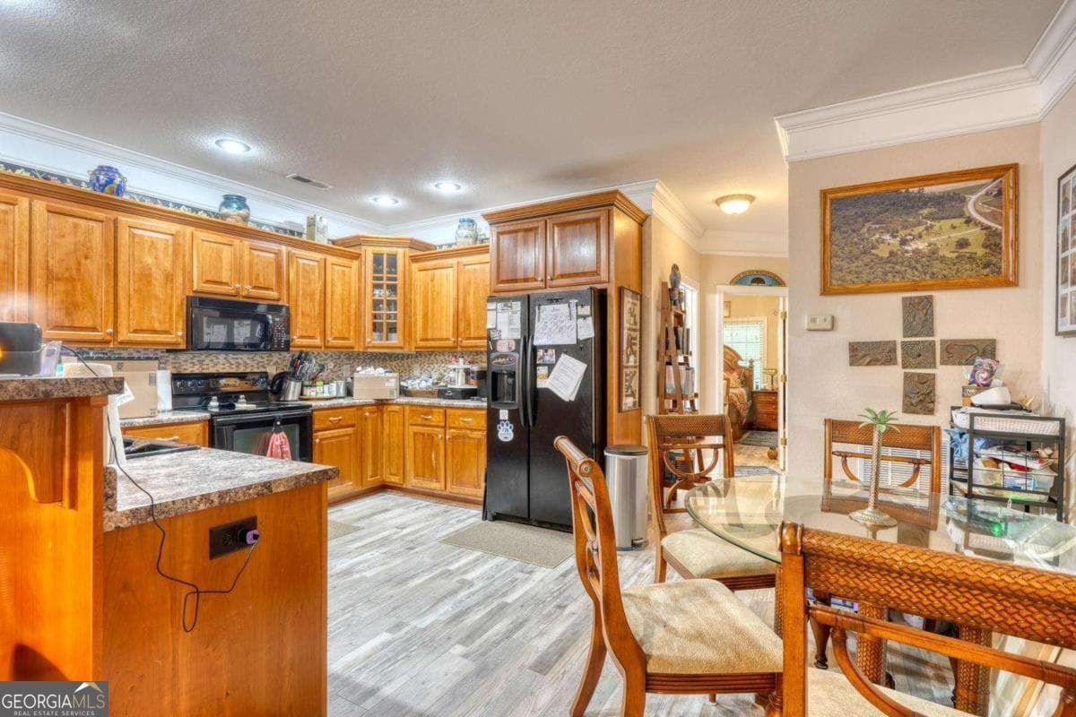 1 bedroom, 1 bathroom, 936 sq ft condominium for sale at 1729 Watercrest Way, Young Harris, GA 30582 — photo 8