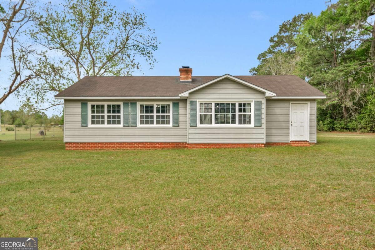 4 bedroom, 2 bathroom, 1,601 sq ft single family residence for sale at 5837 Youmans Chapel Road, Blackshear, GA 31516 — photo 1 of 30