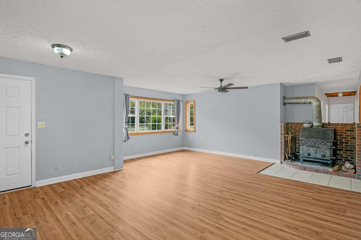 4 bedroom, 2 bathroom, 1,601 sq ft single family residence for sale at 5837 Youmans Chapel Road, Blackshear, GA 31516 — photo 9