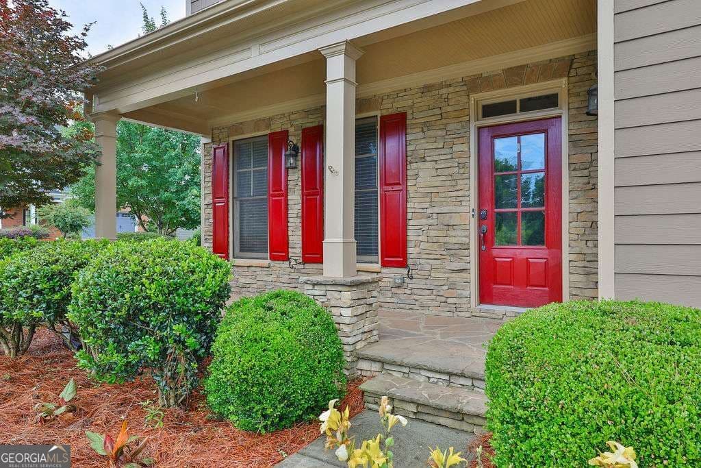 4 bedroom, 3.5 bathroom, 3,028 sq ft single family residence for rent at 8105 Majors Glen Court, Cumming, GA 30041 for $3,400 a month — photo 2