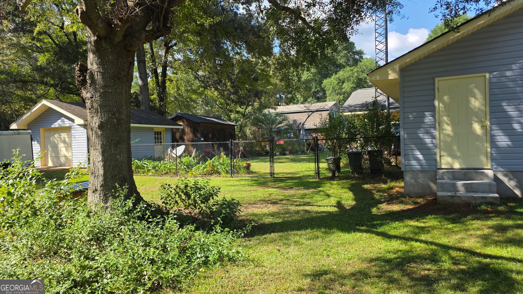 3 bedroom, 2 bathroom, 1,984 sq ft single family residence for sale at 932 W Tanglewood Drive, Dublin, GA 31021 — photo 7