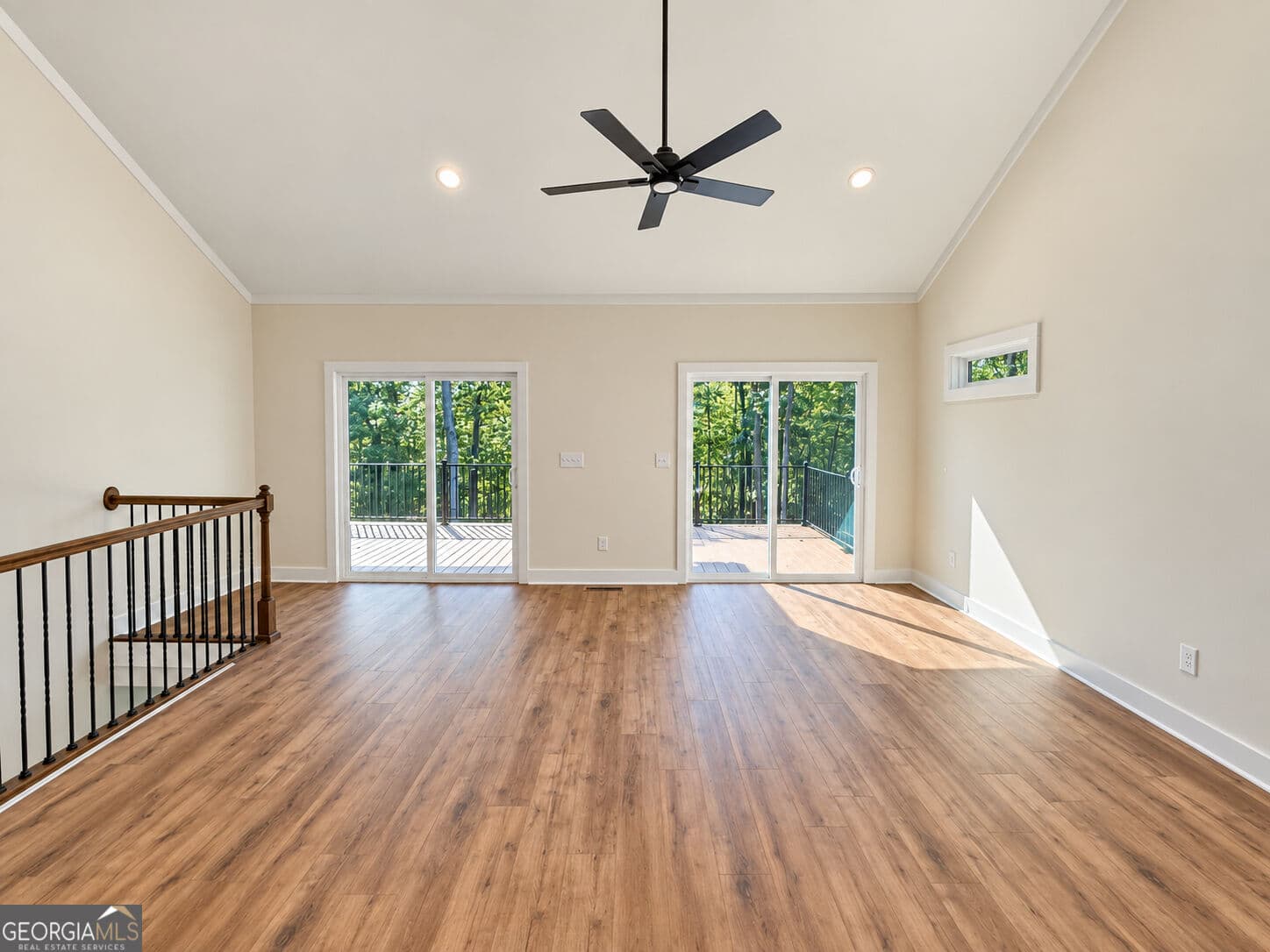 3 bedroom, 3 bathroom, 2,560 sq ft single family residence for sale at 420 Lake Place Drive, Lavonia, GA 30553 — photo 4