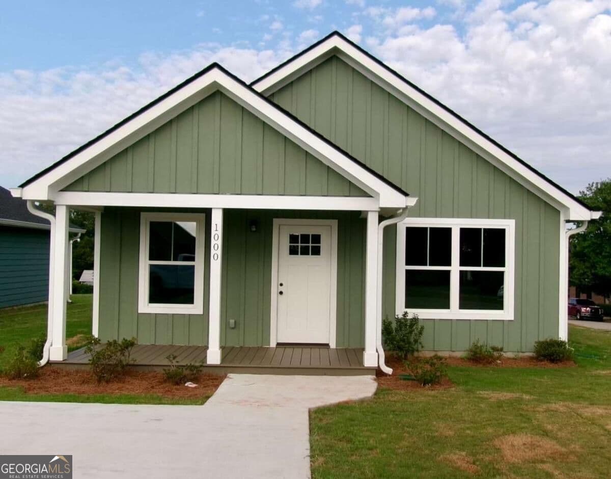 3 bedroom, 2 bathroom single family residence for rent at 1000 Callaway Avenue, Lagrange, GA 30240 for $1,800 a month — photo 1 of 1