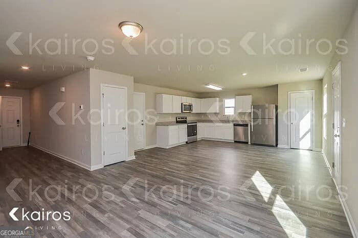 3 bedroom, 2.5 bathroom, 1,606 sq ft single family residence for rent at 215 Hawthorn Trail, Macon, GA 31210 for $1,895 a month — photo 2