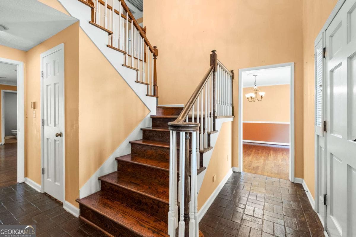 3 bedroom, 2.5 bathroom, 2,818 sq ft single family residence for sale at 6802 Ellis Drive, Columbus, GA 31904 — photo 3
