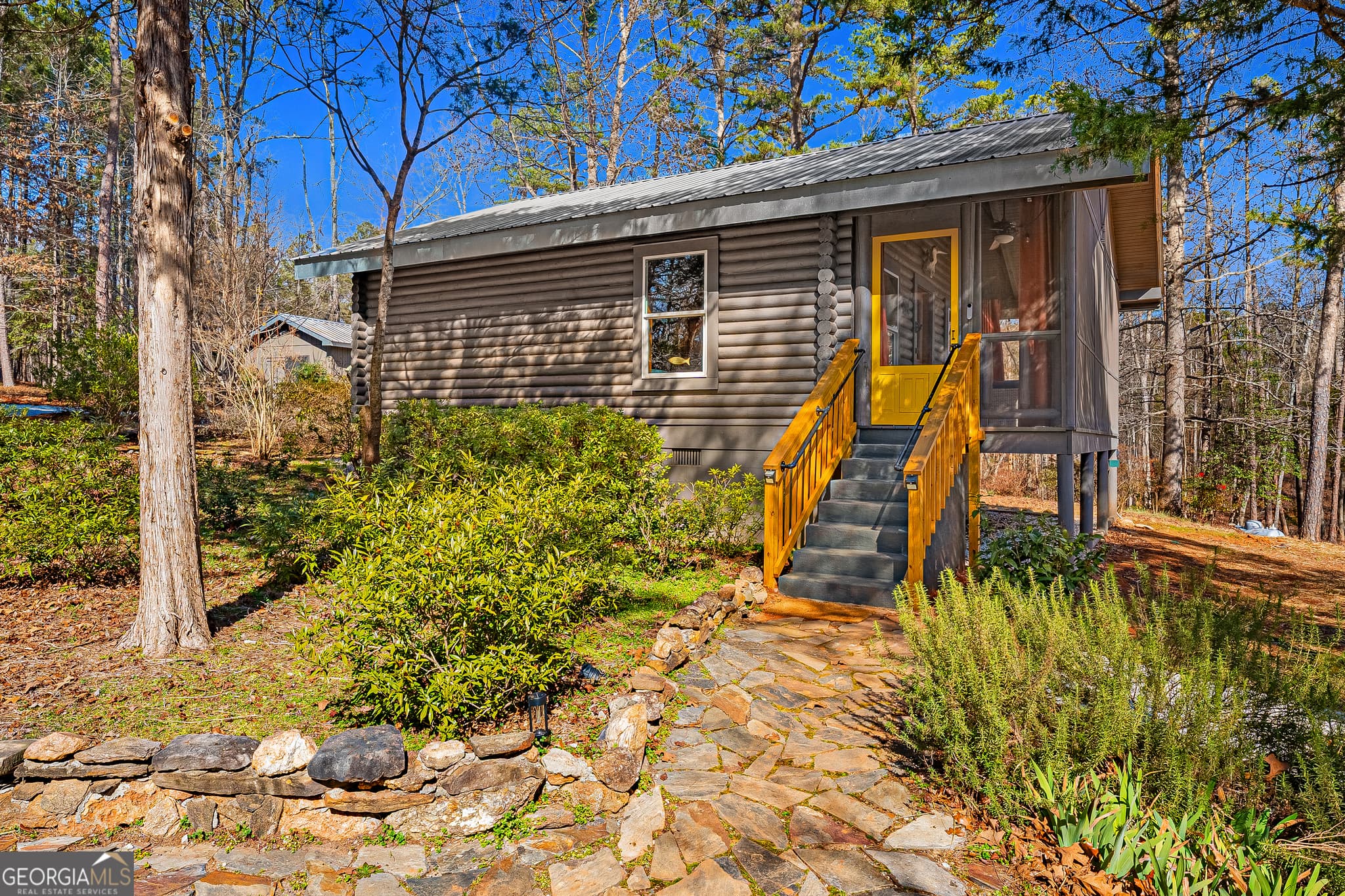 2 bedroom, 1 bathroom, 624 sq ft cabin,single family residence sold at 201 Lake Grove Lane, Townville, SC 29689