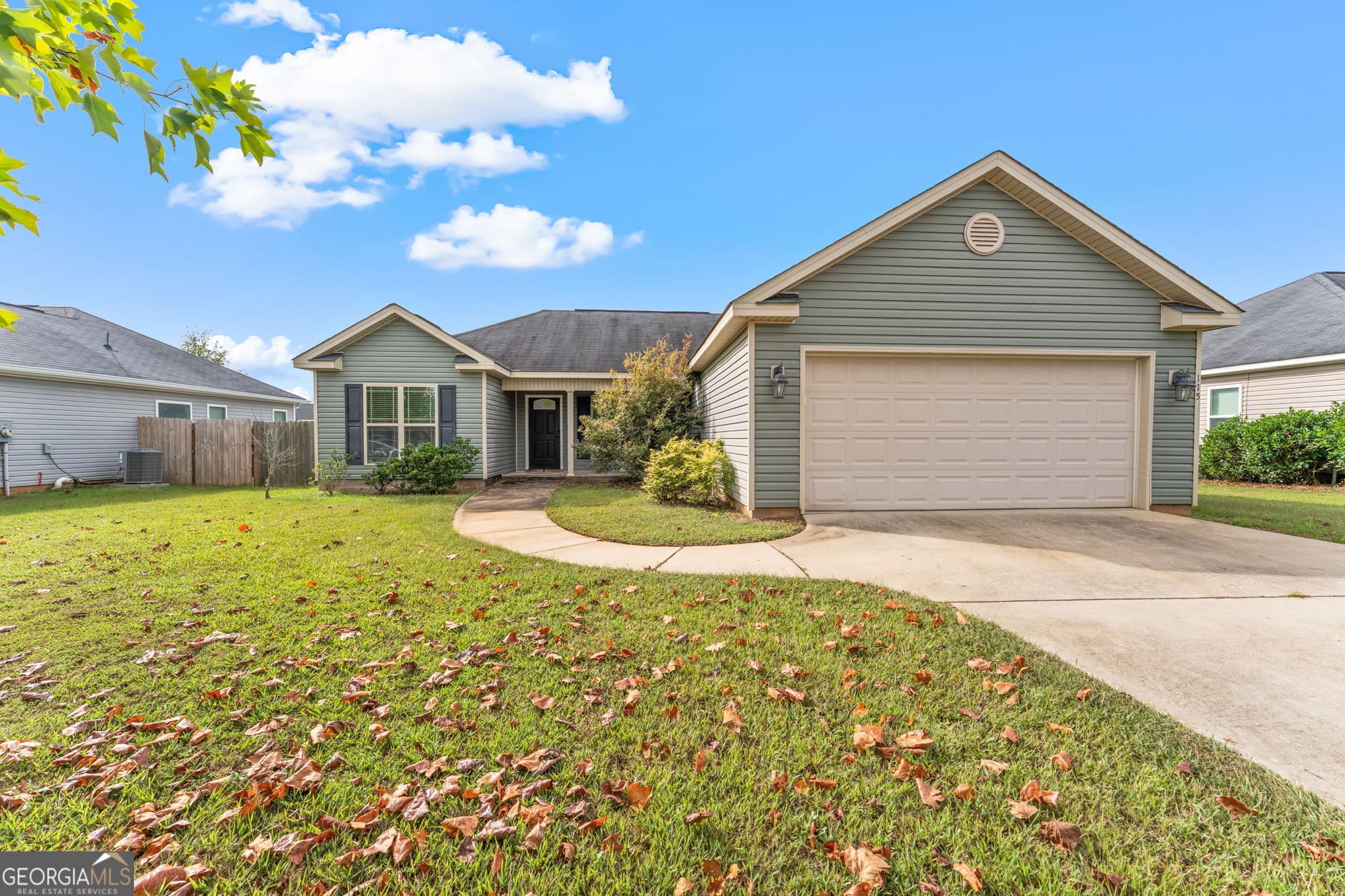 3 bedroom, 2 bathroom, 1,327 sq ft single family residence for sale at 115 Winsted Court, Perry, GA 31069 — photo 1 of 32
