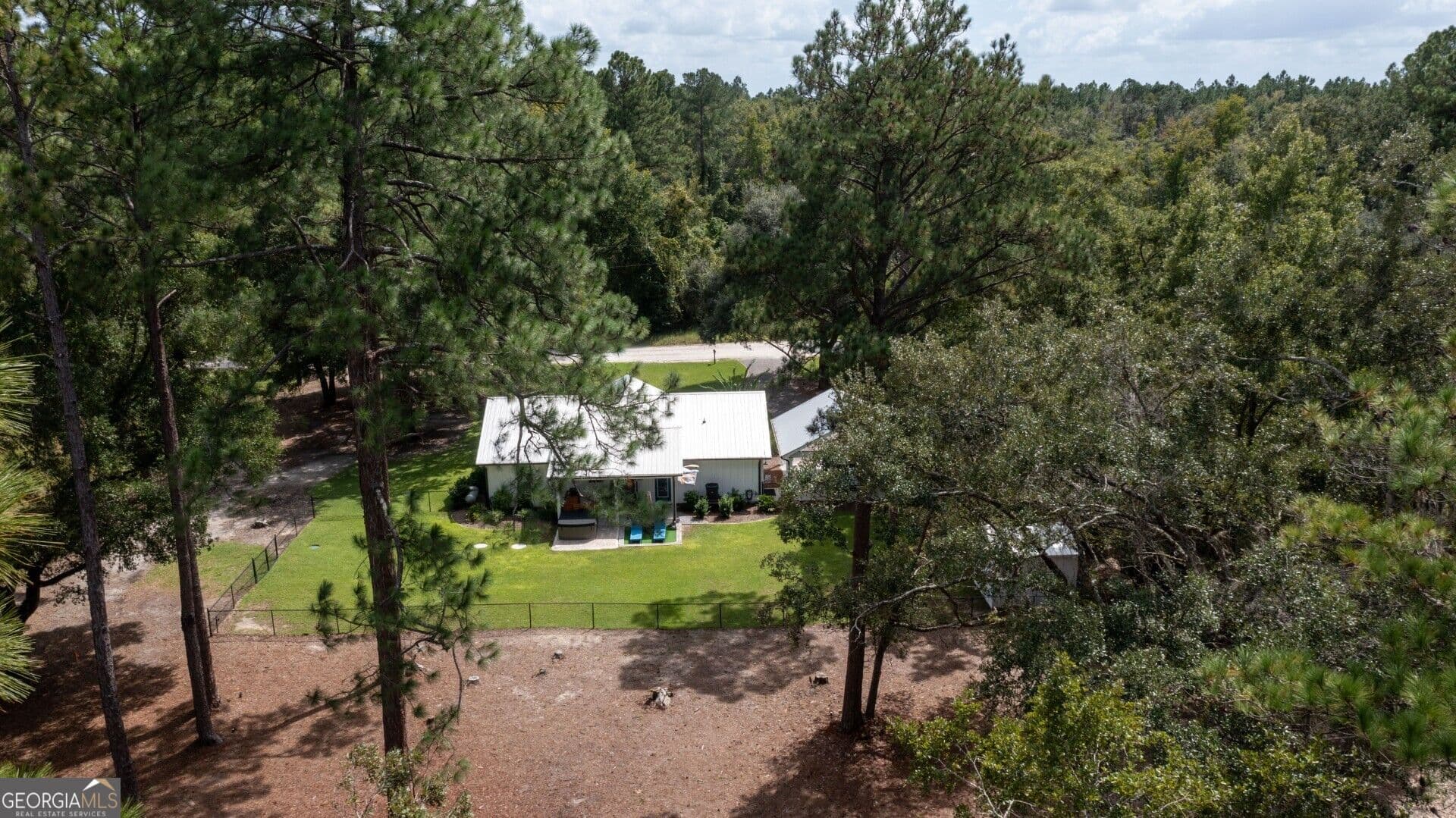 3 bedroom, 2 bathroom, 1,450 sq ft single family residence for sale at 2215 Oscar Road, White Oak, GA 31568 — photo 7