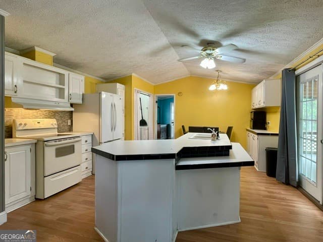 3 bedroom, 2 bathroom, 1,216 sq ft single family residence for sale at 1465 Webb Circle, Metter, GA 30439 — photo 8