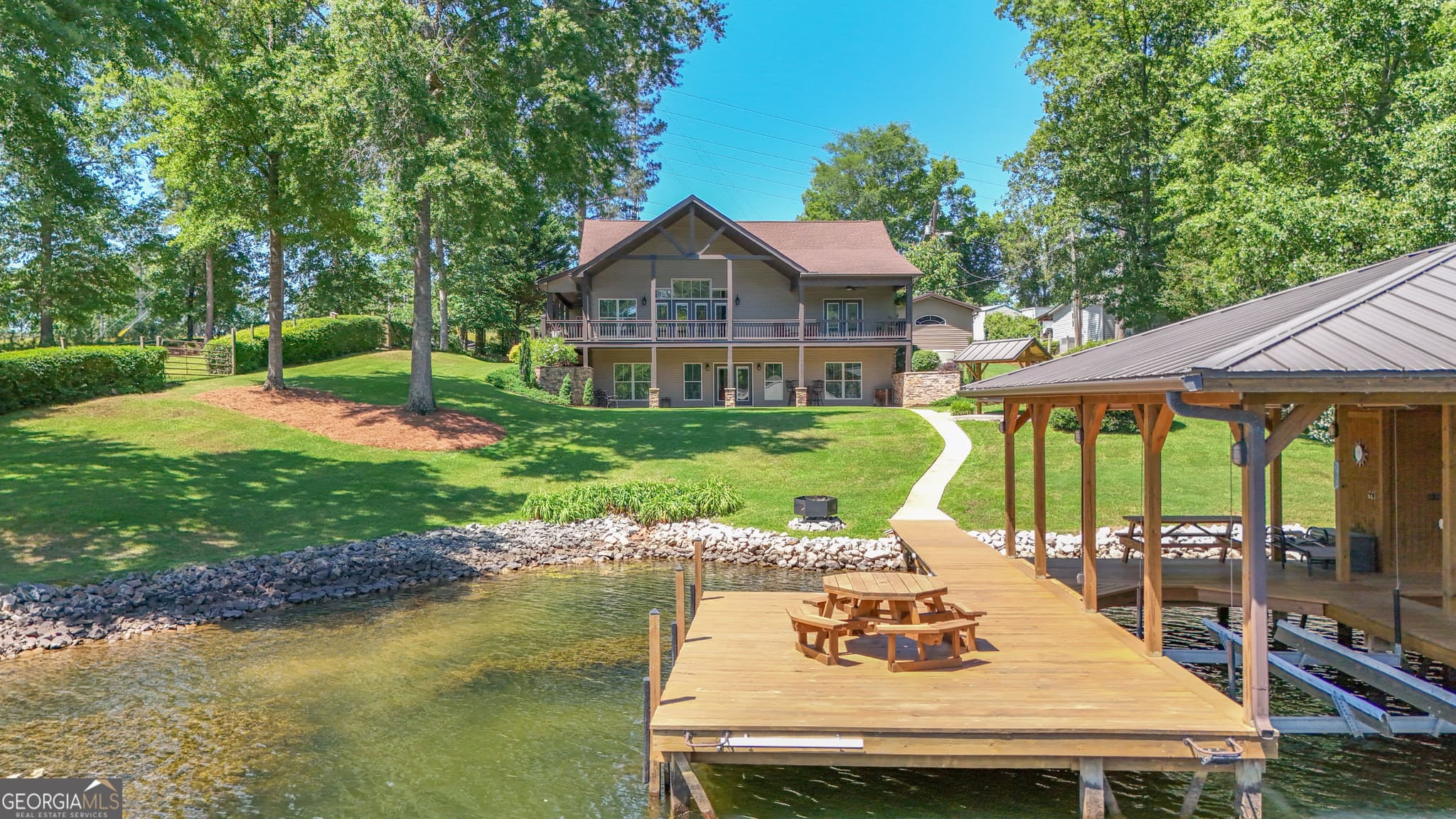 3 bedroom, 2.5 bathroom, 2,942 sq ft single family residence sold at 262 Poinsettia Place, Sparta, GA 31087
