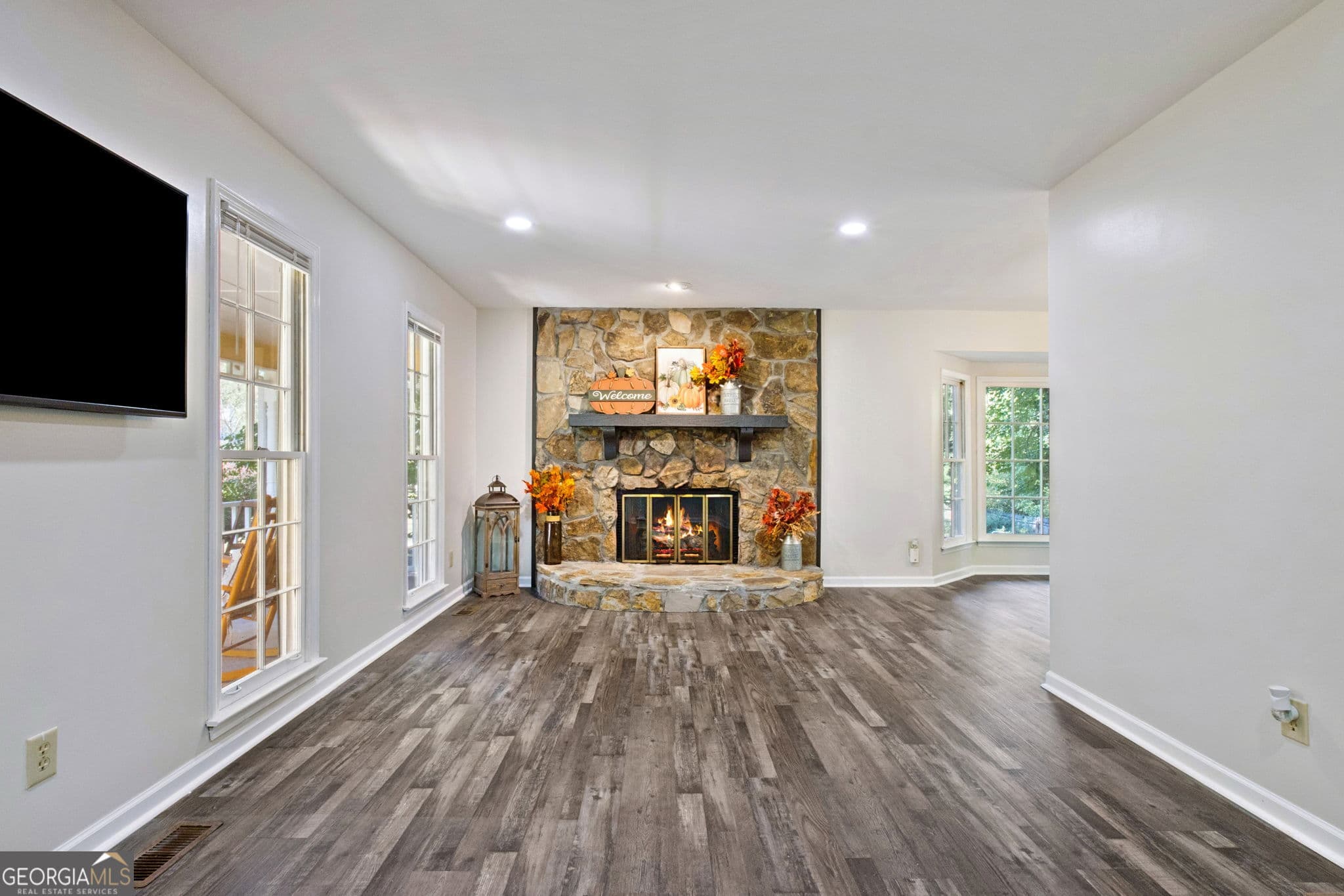 3 bedroom, 2.5 bathroom, 2,246 sq ft single family residence for sale at 392 Princeton Way, Lawrenceville, GA 30044 — photo 10
