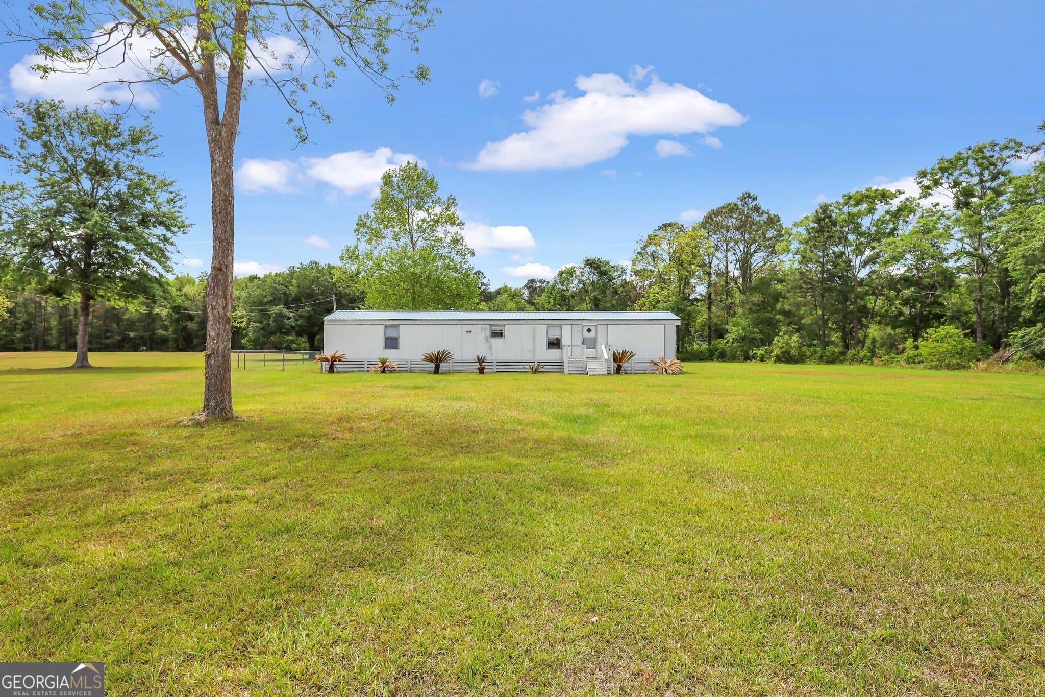 2 bedroom, 2 bathroom, 840 sq ft manufactured home,mobile home for sale at 140 Cathy Road, Ludowici, GA 31316 — photo 5
