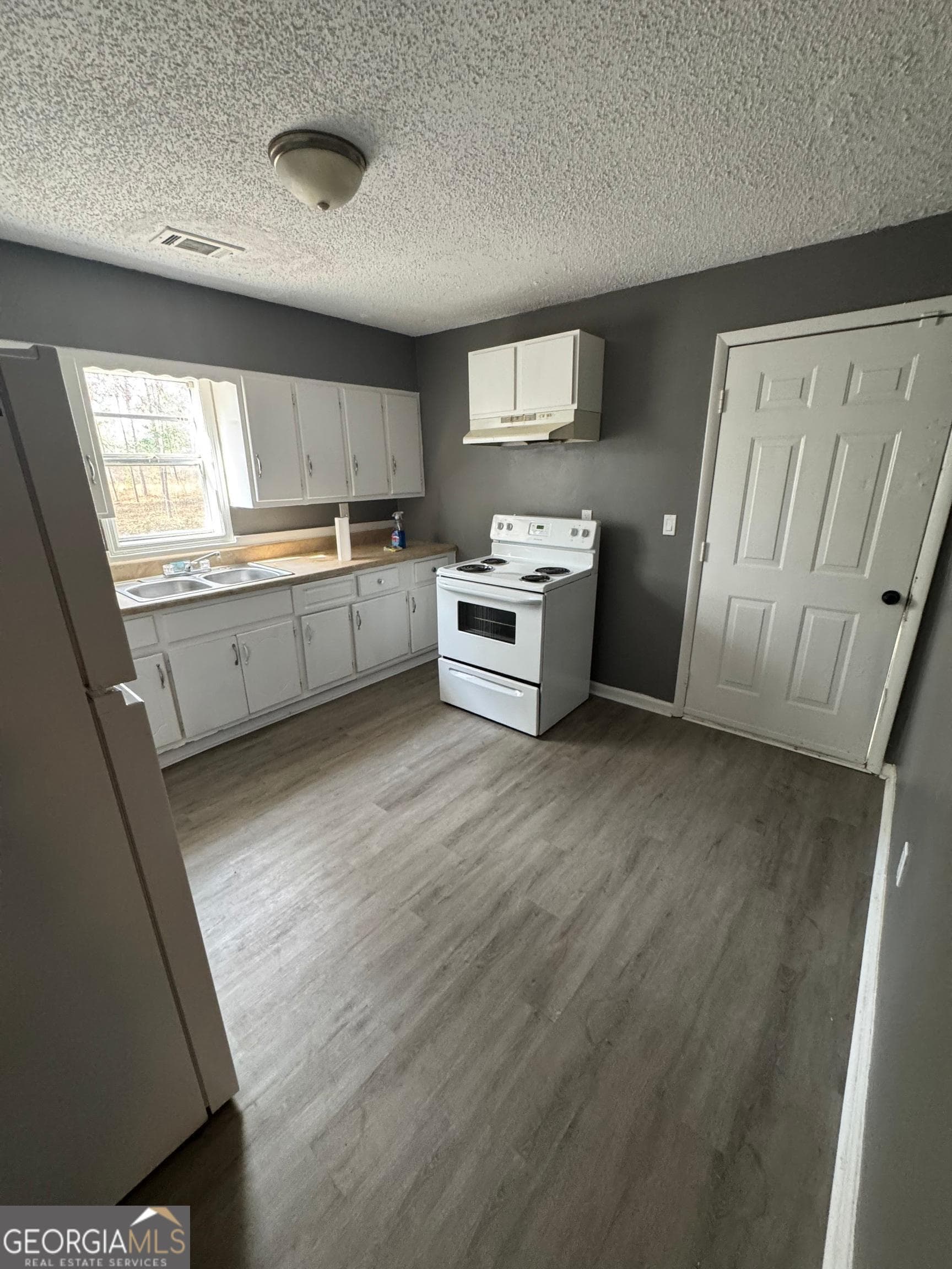 3 bedroom, 1 bathroom single family residence under contract at 2235A Moncrieff Street, Augusta, GA 30906 — photo 7