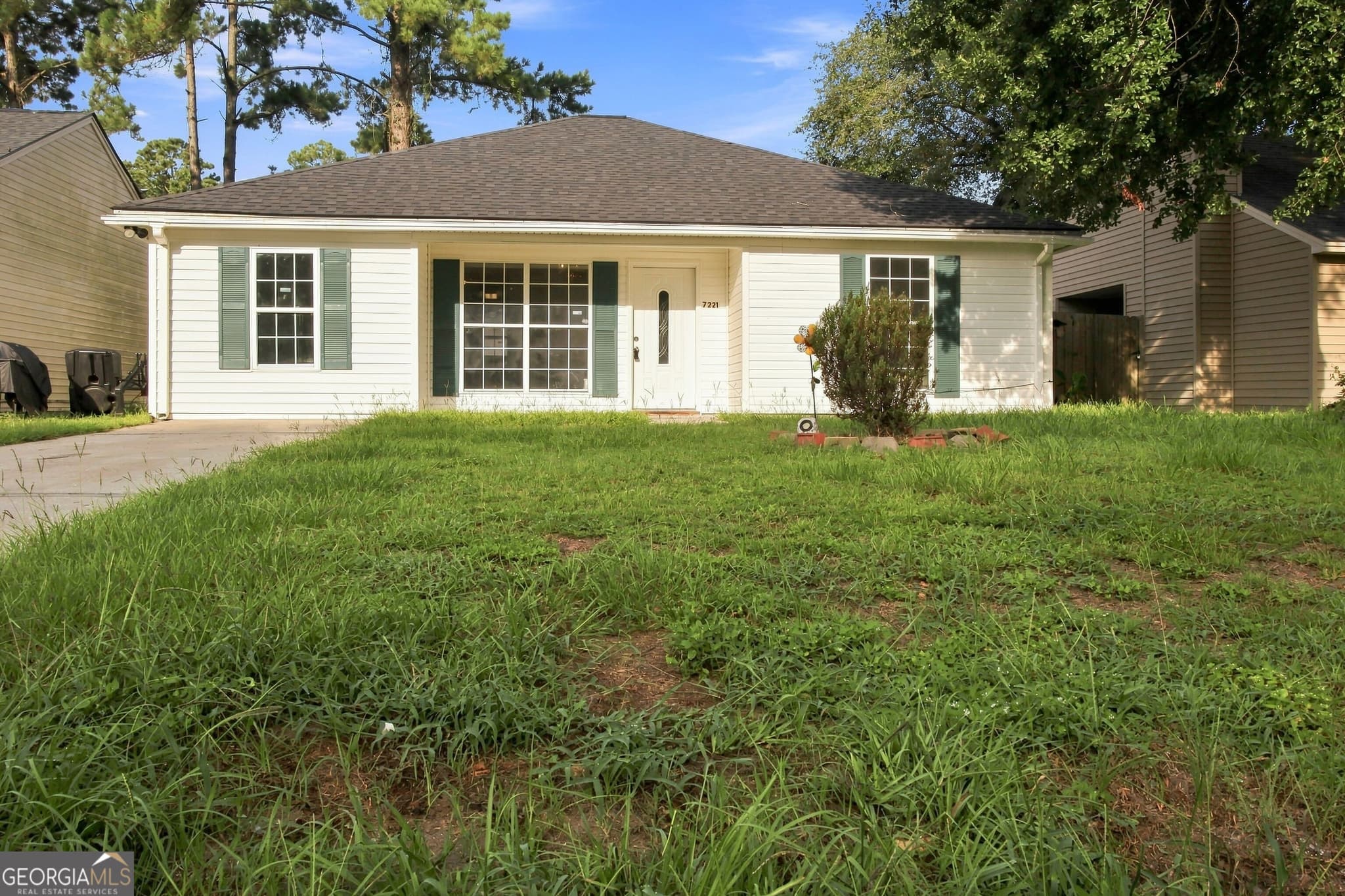 4 bedroom, 2 bathroom, 1,274 sq ft single family residence for sale at 7221 Garfield Street, Savannah, GA 31406 — photo 2