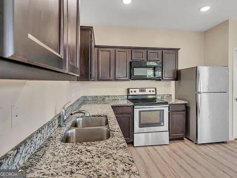 3 bedroom, 2.5 bathroom, 1,589 sq ft townhouse for rent at 1938 Millstream Hollow, Conyers, GA 30012 for $1,695 a month — photo 6