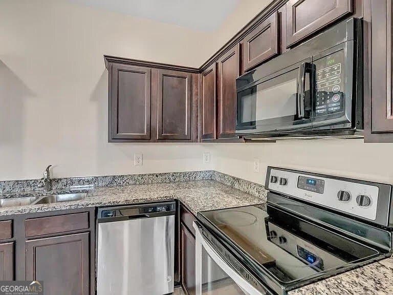 3 bedroom, 2.5 bathroom, 1,589 sq ft townhouse for rent at 1938 Millstream Hollow, Conyers, GA 30012 for $1,695 a month — photo 7