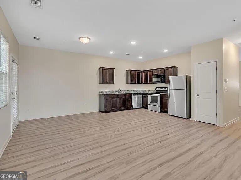 3 bedroom, 2.5 bathroom, 1,589 sq ft townhouse for rent at 1938 Millstream Hollow, Conyers, GA 30012 for $1,695 a month — photo 5