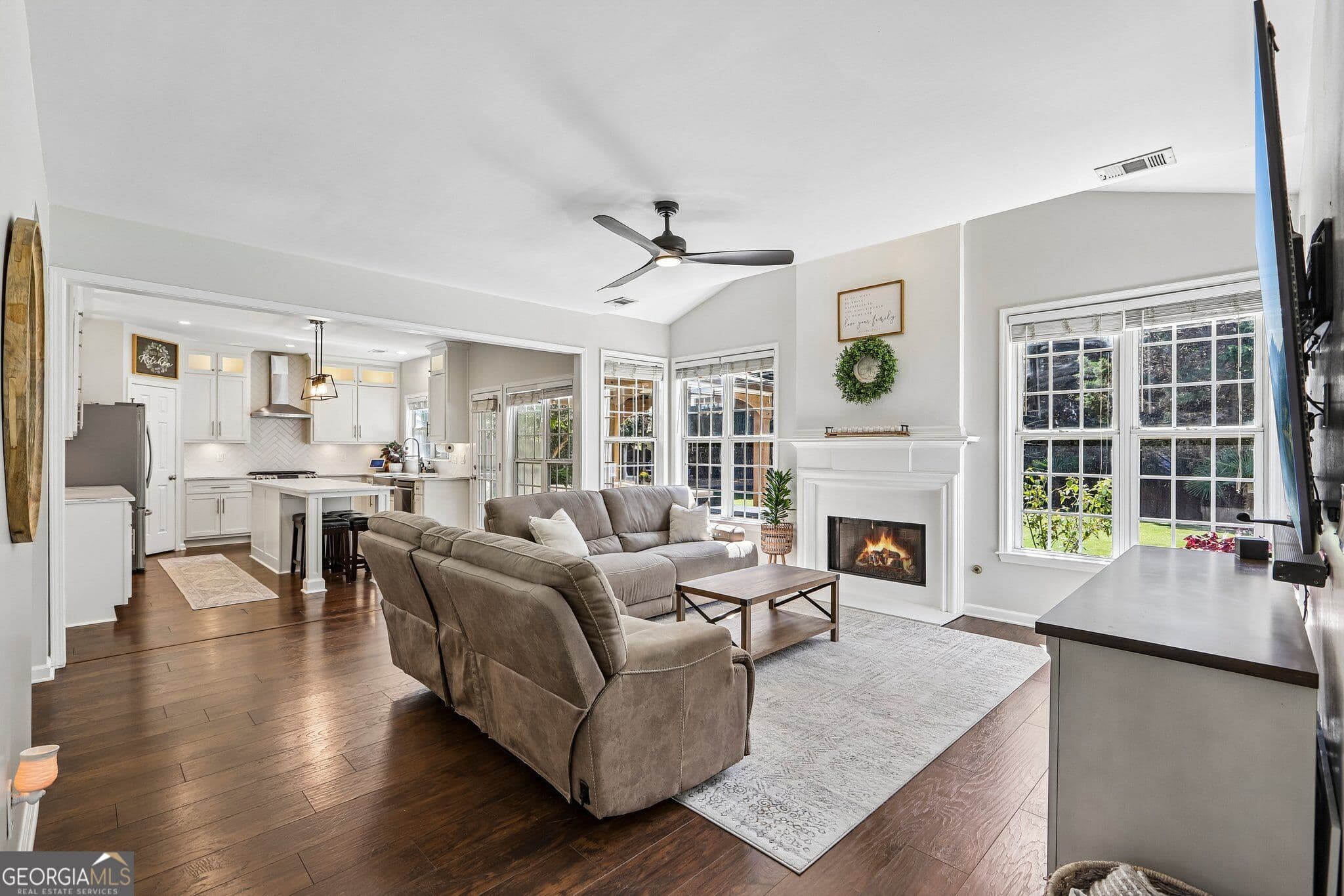 4 bedroom, 2.5 bathroom, 2,513 sq ft single family residence for sale at 5052 Raventhorpe Court, Suwanee, GA 30024 — photo 5