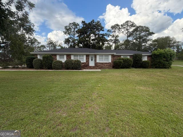 4 bedroom, 2.5 bathroom, 2,149 sq ft single family residence for sale at 1202 Judy Place, Vidalia, GA 30474 — photo 1 of 24