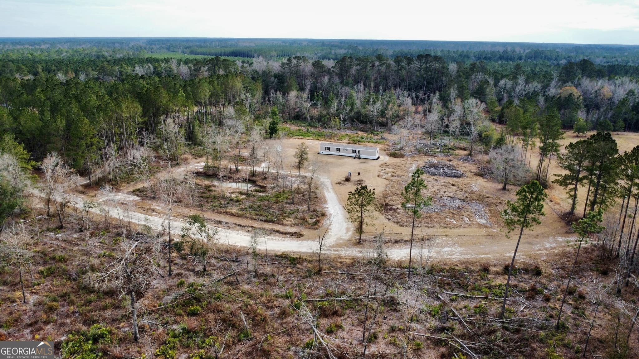 3 bedroom, 2 bathroom, 1,216 sq ft manufactured home,mobile home sold at 432 Coursey Place Road, Ellabell, GA 31308