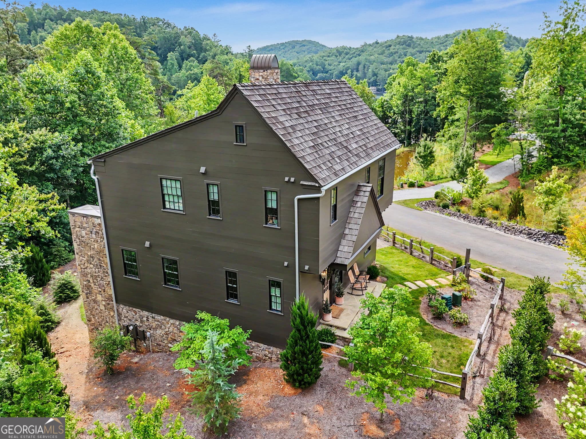 6 bedroom, 6.5 bathroom, 3,461 sq ft single family residence for sale at 60 Cove View Lane, Clarkesville, GA 30523 — photo 2