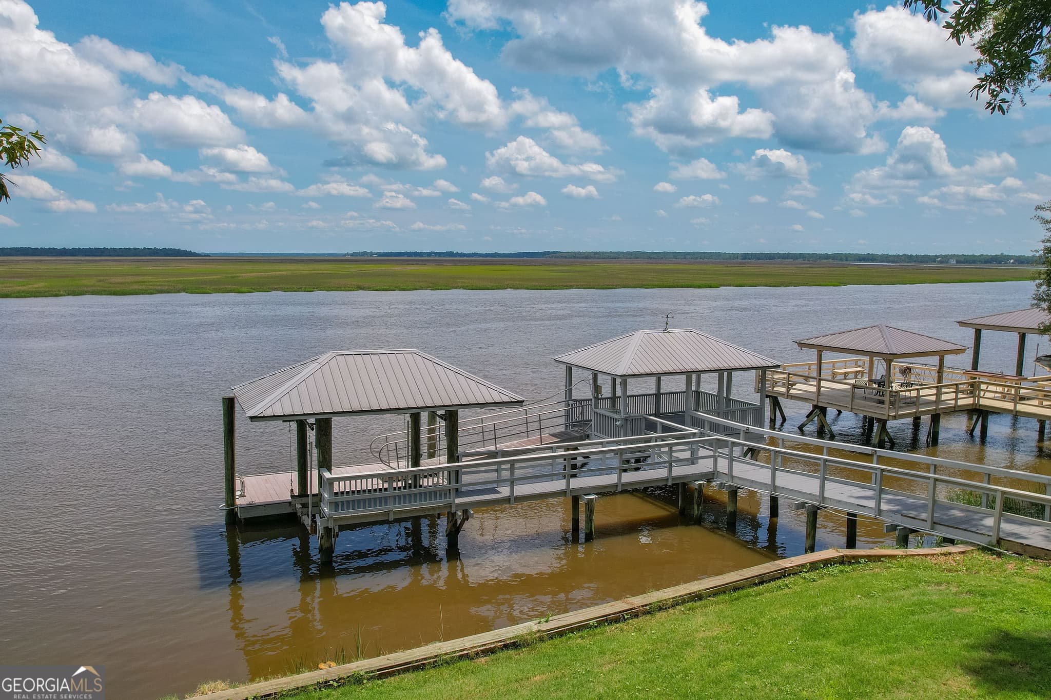4 bedroom, 4.5 bathroom, 3,328 sq ft single family residence for sale at 146 Royal Drive, Brunswick, GA 31523