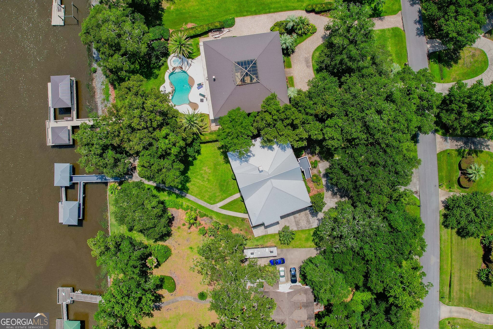 4 bedroom, 4.5 bathroom, 3,328 sq ft single family residence for sale at 146 Royal Drive, Brunswick, GA 31523 — photo 8