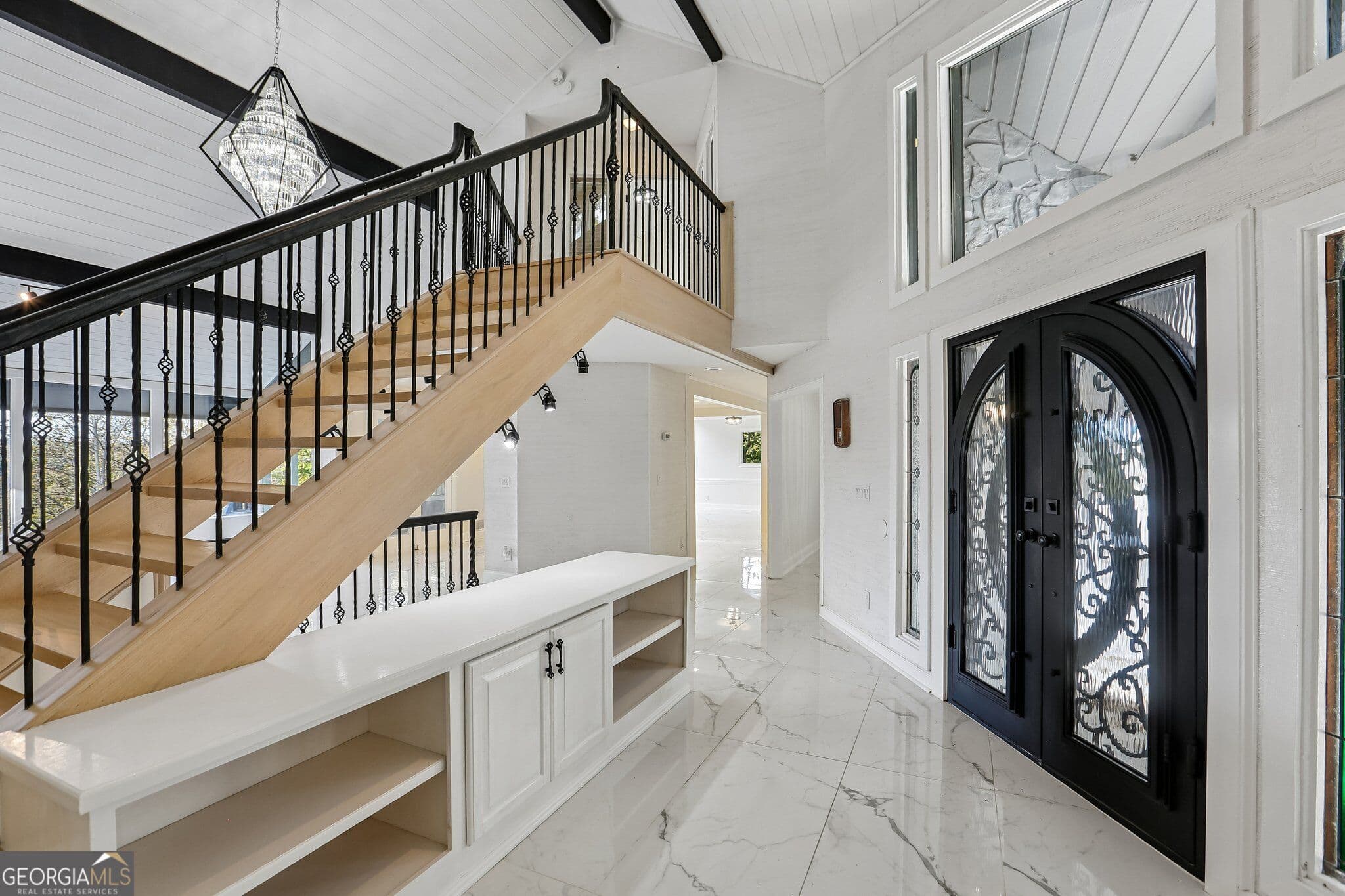 3 bedroom, 2.5 bathroom, 3,883 sq ft single family residence for sale at 140 Huntcliff Point, Sandy Springs, GA 30350 — photo 6