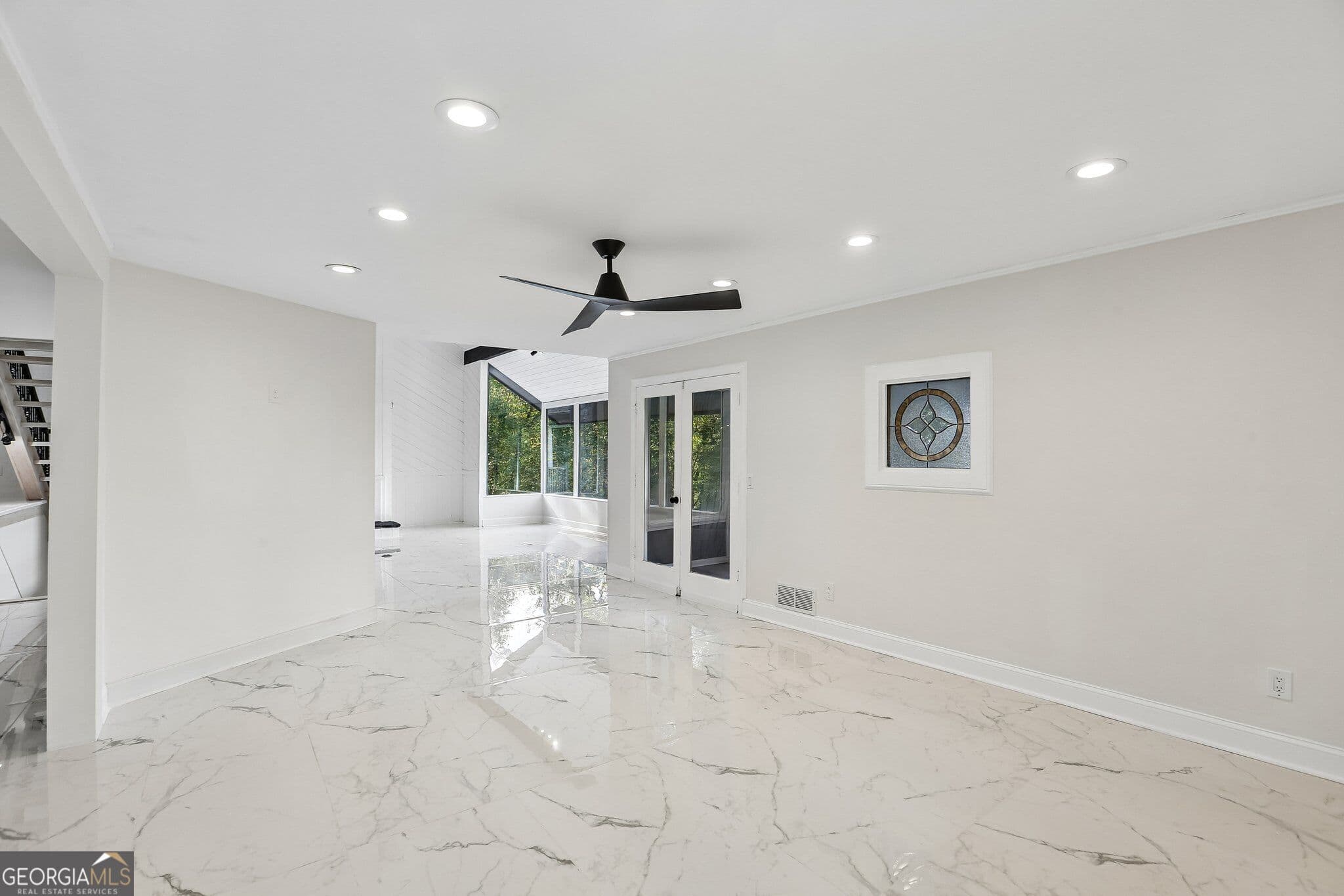 3 bedroom, 2.5 bathroom, 3,883 sq ft single family residence for sale at 140 Huntcliff Point, Sandy Springs, GA 30350 — photo 10