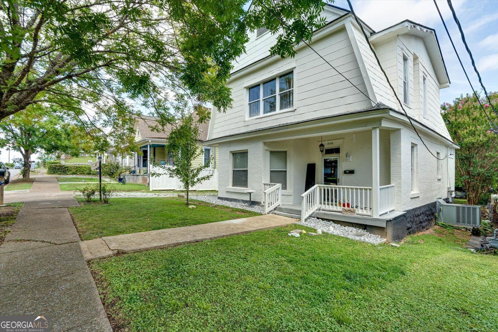 3 bedroom, 3 bathroom, 1,820 sq ft single family residence for sale at 1905 Ivy Street, Chattanooga, TN 37404 — photo 3