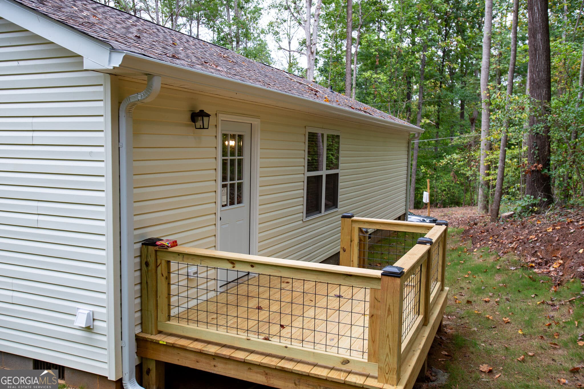 2 bedroom, 2 bathroom, 1,144 sq ft single family residence for sale at 205 Gumlog Drive, Lavonia, GA 30553 — photo 3