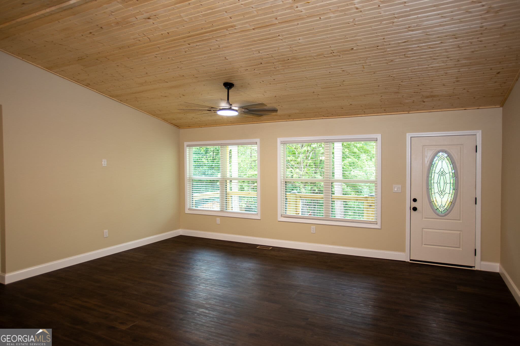 2 bedroom, 2 bathroom, 1,144 sq ft single family residence for sale at 205 Gumlog Drive, Lavonia, GA 30553 — photo 8