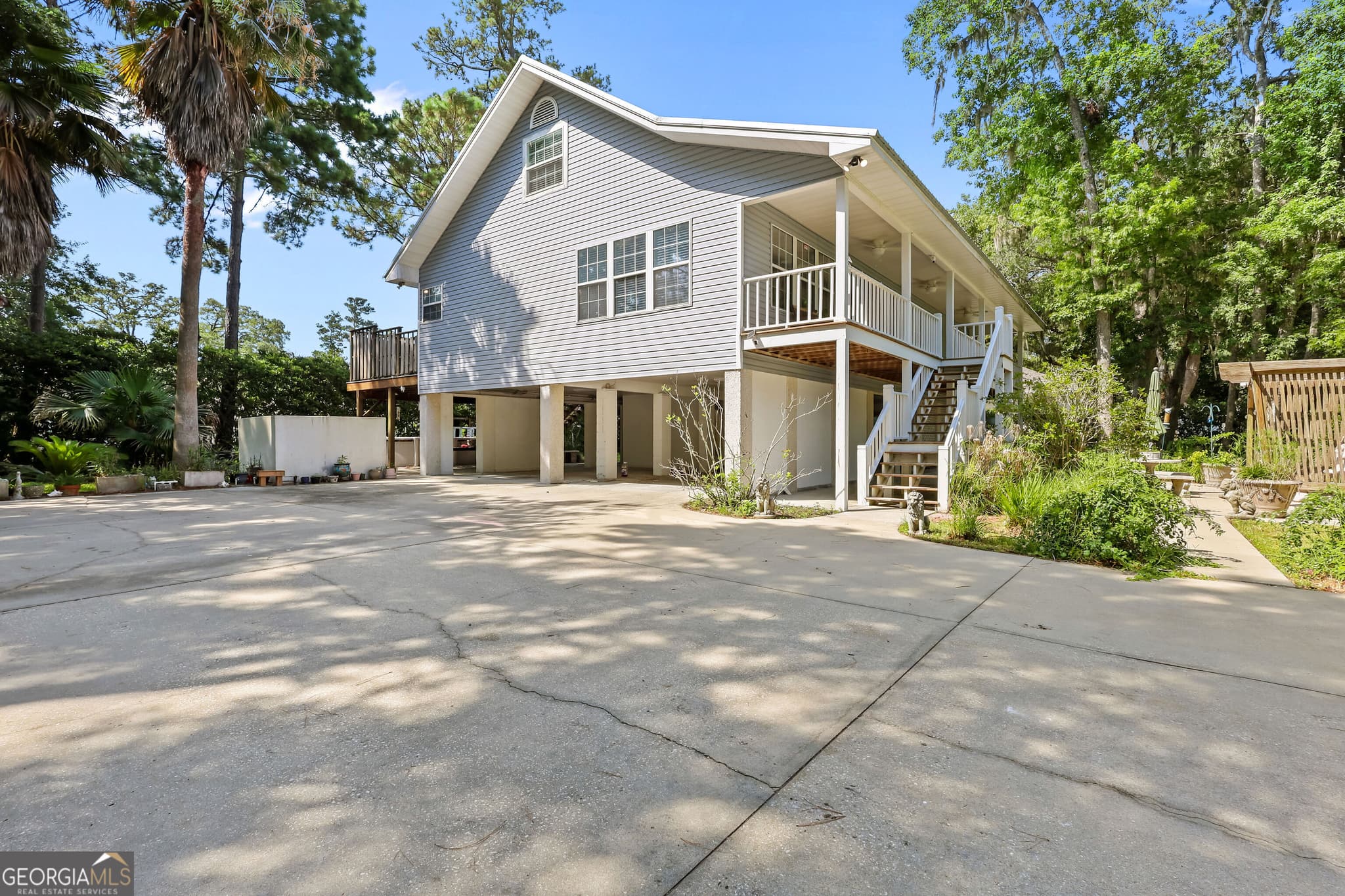 5 bedroom, 3 bathroom, 2,500 sq ft single family residence for sale at 104 Sapelo Street, St. Simons, GA 31522 — photo 6