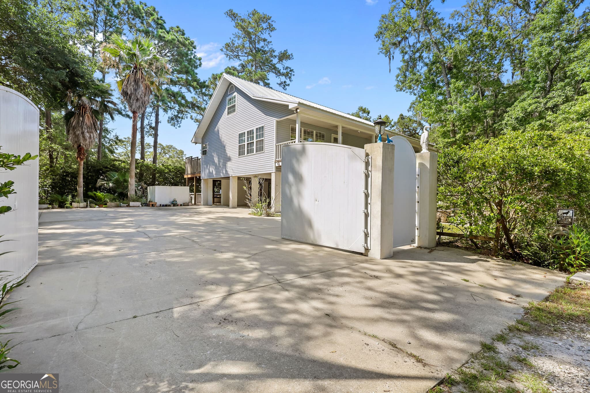 5 bedroom, 3 bathroom, 2,500 sq ft single family residence for sale at 104 Sapelo Street, St. Simons, GA 31522 — photo 5
