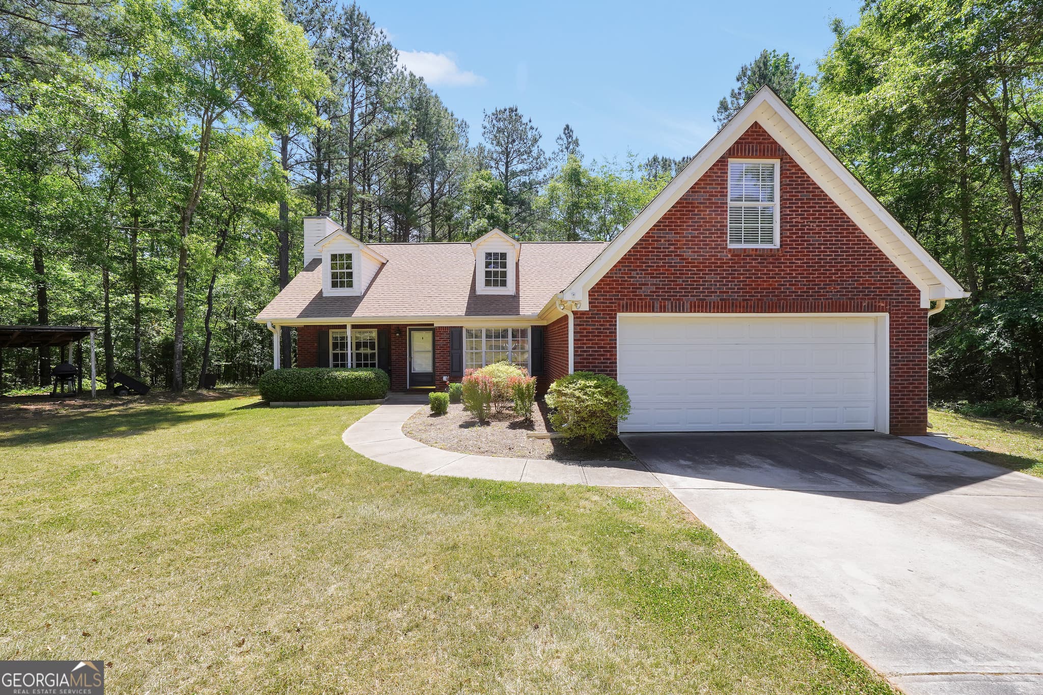 3 bedroom, 2 bathroom, 1,726 sq ft single family residence sold at 1022 Miss Amber Way, Locust Grove, GA 30248