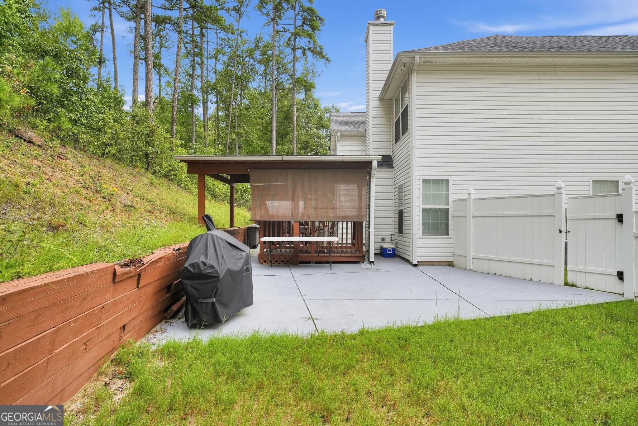 4 bedroom, 2.5 bathroom, 2,901 sq ft single family residence for sale at 1971 Hillspring Lane, Lithonia, GA 30058 — photo 2