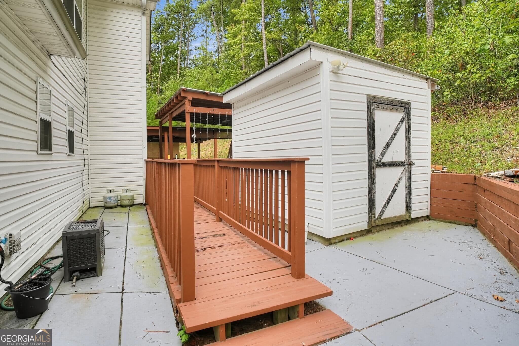 4 bedroom, 2.5 bathroom, 2,901 sq ft single family residence for sale at 1971 Hillspring Lane, Lithonia, GA 30058 — photo 3