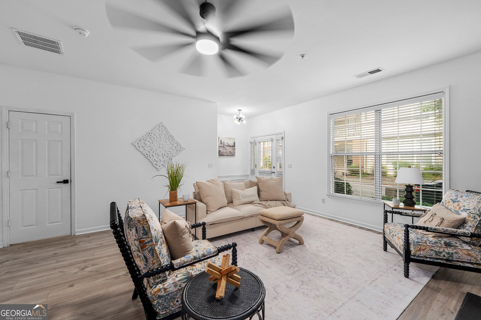 2 bedroom, 2.5 bathroom, 1,313 sq ft townhouse for sale at 126 Riverstone Commons Circle, Canton, GA 30114 — photo 6